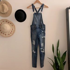 NWT American Eagle Skinny Jeans Pinafore